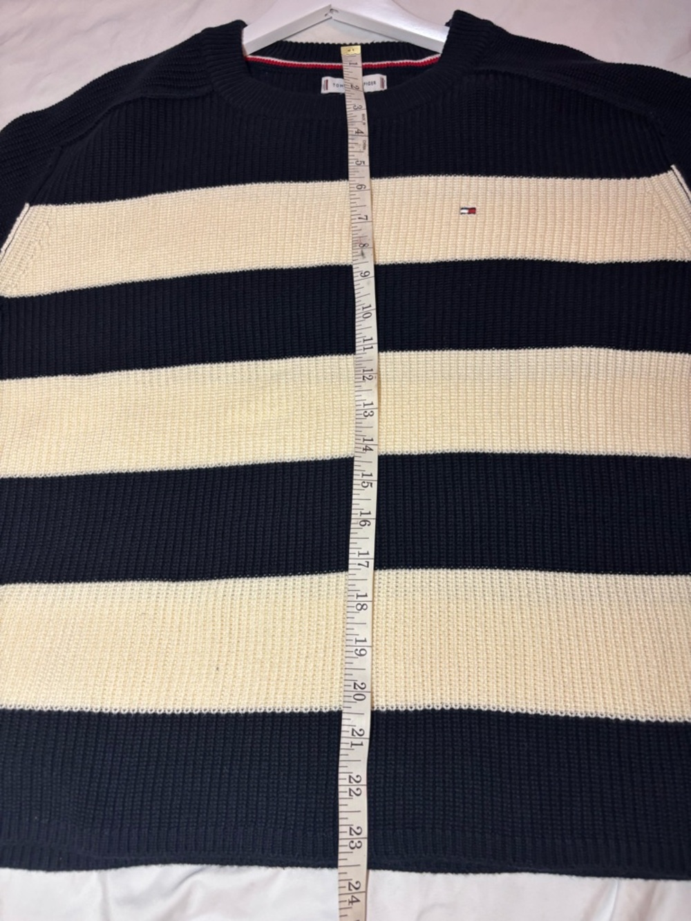 Tommy Hilfiger Wide-Striped Crewneck Sweater in Navy and Cream, size XL - Picture 6 of 9